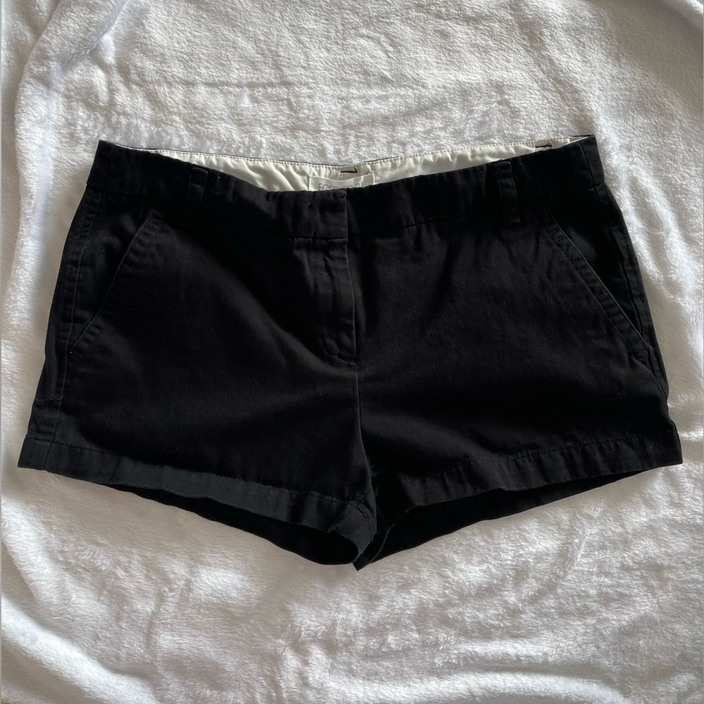 Forever 21 Women’s High Waisted Black Chino Style Shorts. Size Large 30/31.